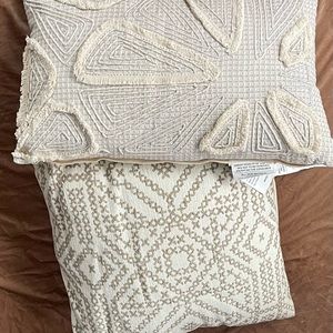 One Ashley Irvetta Pillow / one Ashley Jermaine Jermaine Pillow
